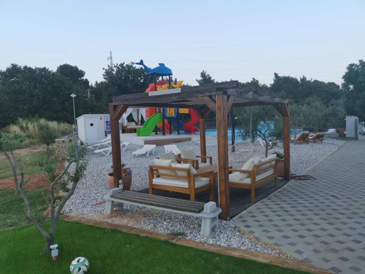 Jacuzi Cottage In The Olive Grove Pula Exterior photo